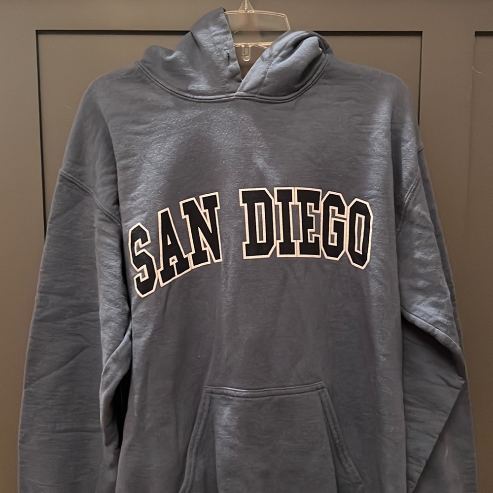 Gildan Brand SAN DIEGO hoodie. size small.